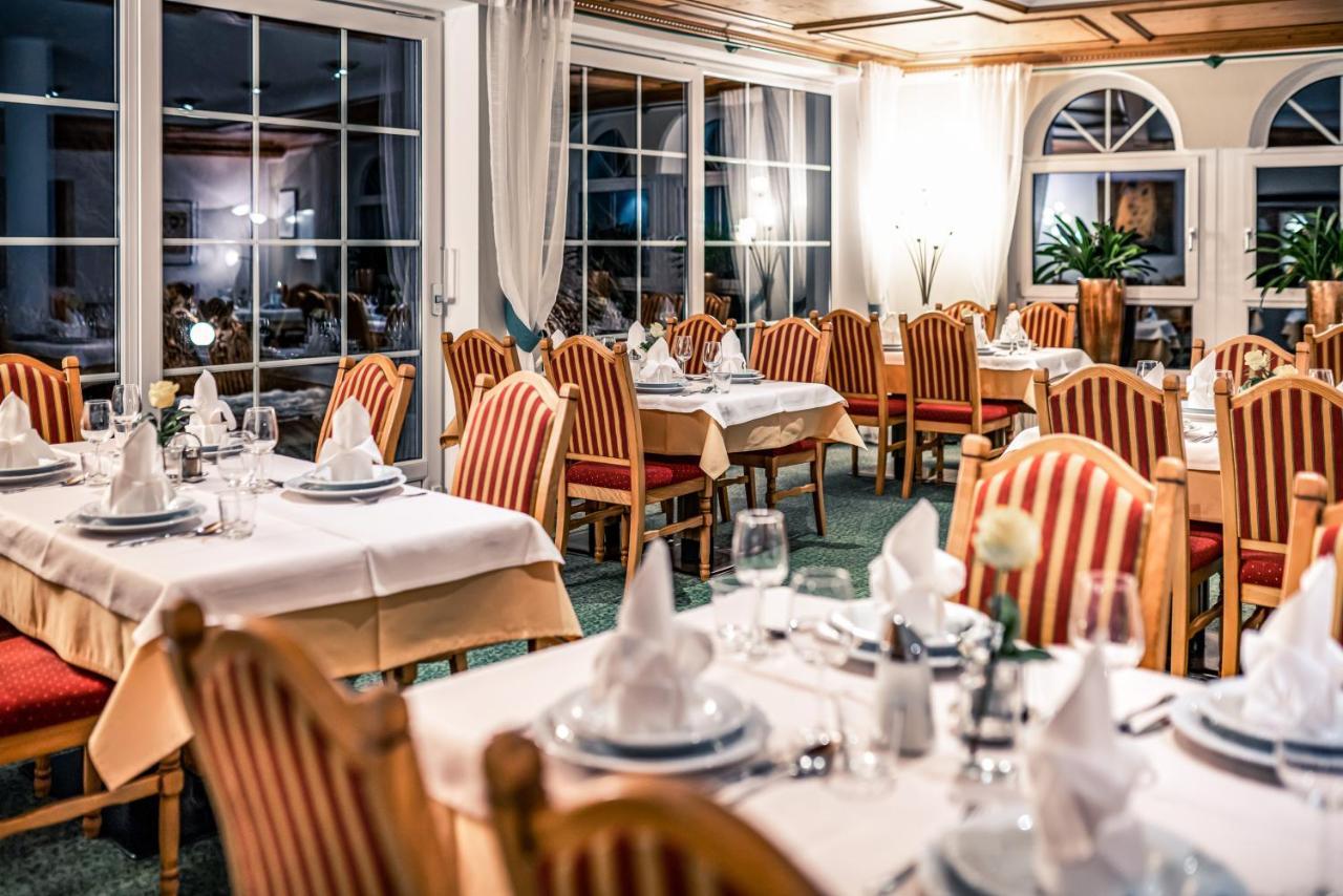Hotel Foehrenhof Stanzach Eksteriør billede