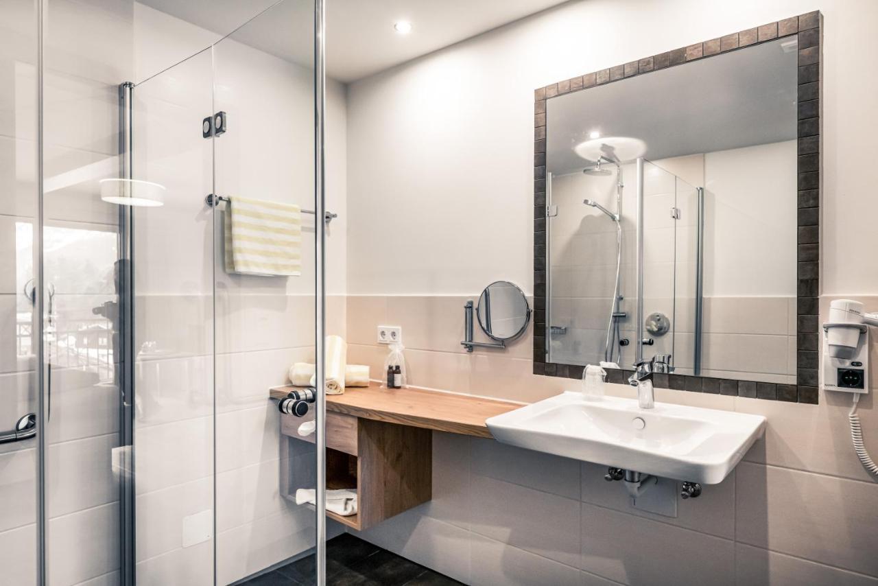 Hotel Foehrenhof Stanzach Eksteriør billede