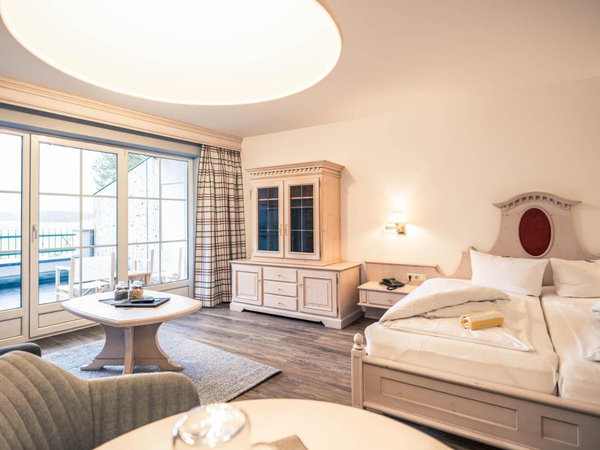 Hotel Foehrenhof Stanzach Eksteriør billede