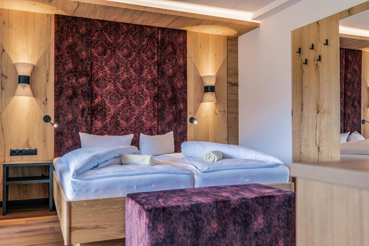 Hotel Foehrenhof Stanzach Eksteriør billede