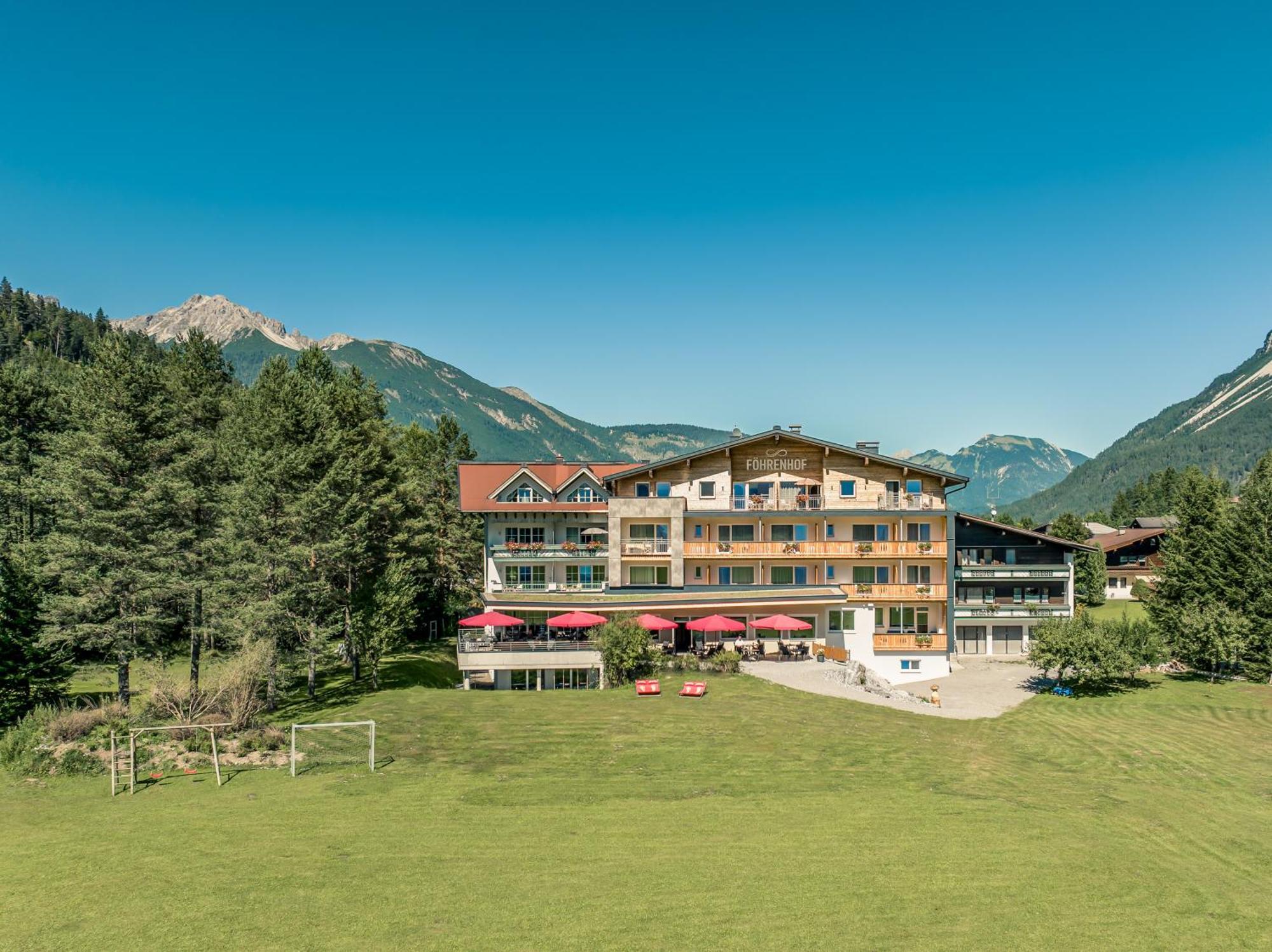 Hotel Foehrenhof Stanzach Eksteriør billede